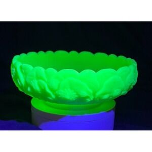 Vintage 1970s FENTON Green Satin Uranium Glass Water Lily Low Bowl 8.5"